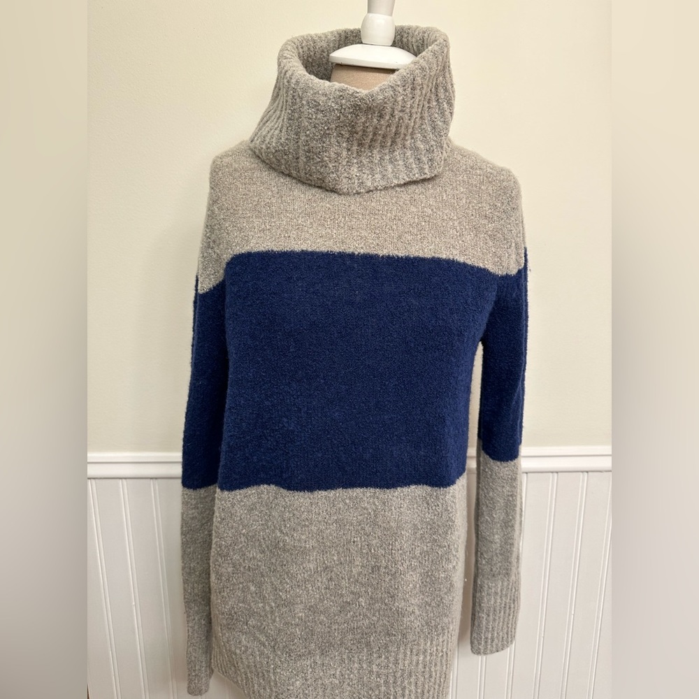 Banana Republic; Size: S; Color; grey